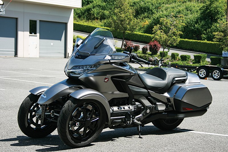 2 front wheel motorcycle